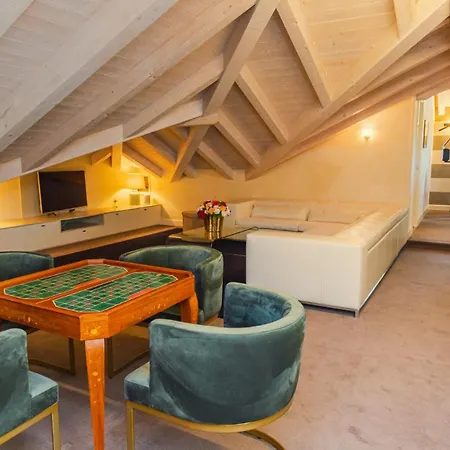 Villa Angela - Italian Homing *